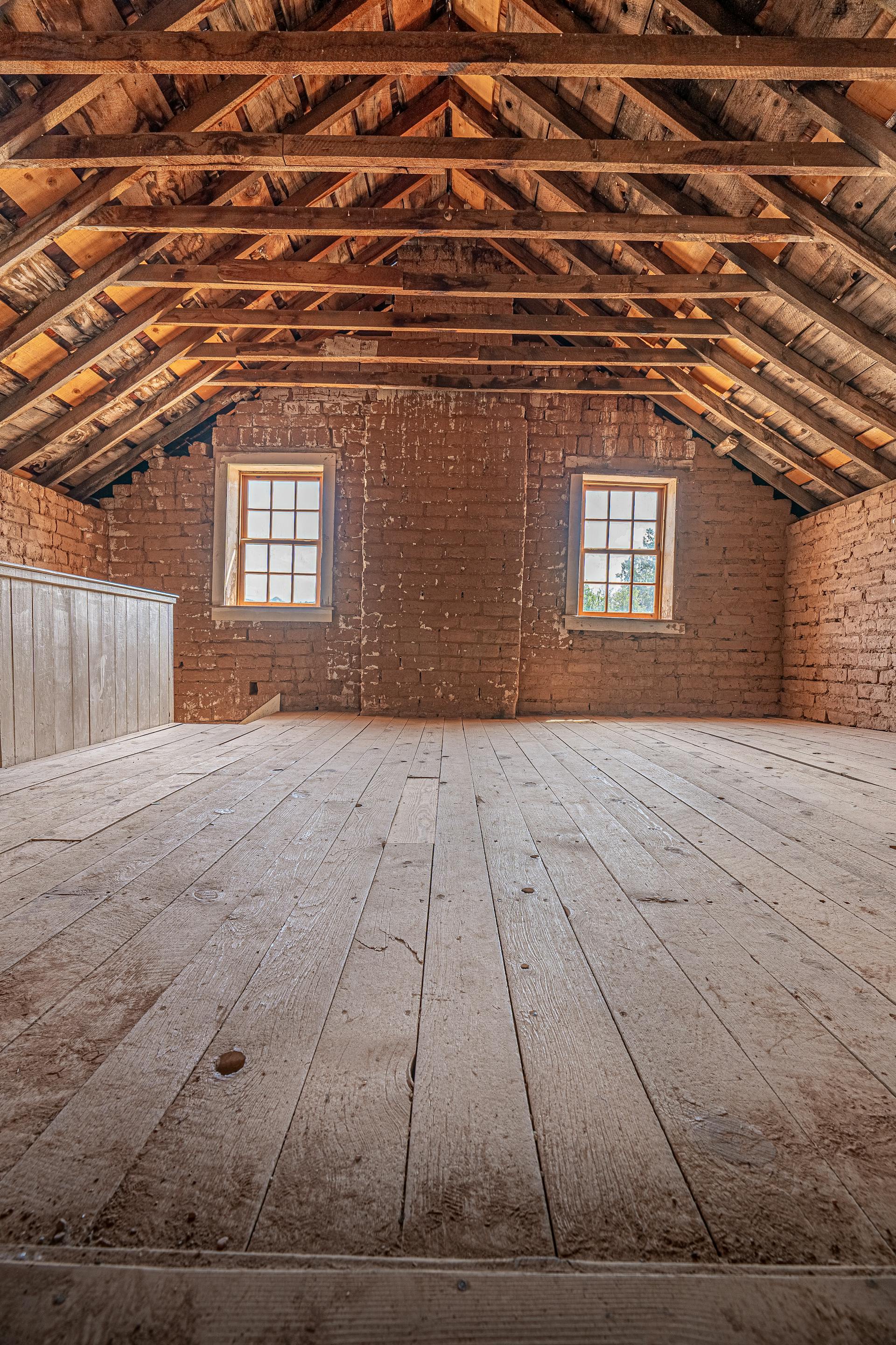 Water damage and mold growth in a Murfreesboro attic